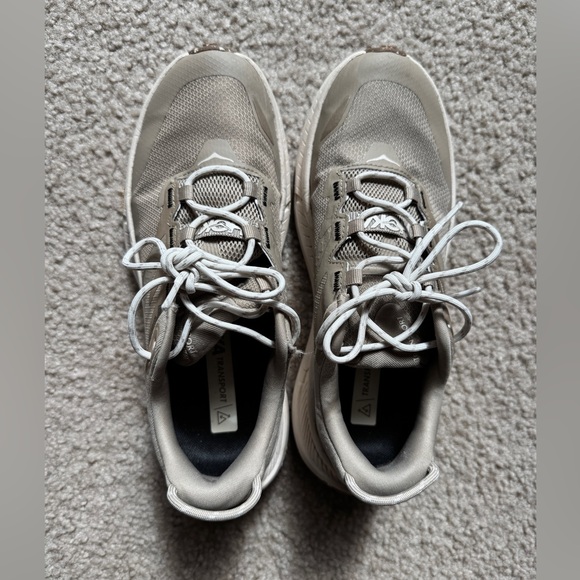 Hoka Transport GTX Women’s 6.5, Dune/Eggnog color - Picture 9 of 10